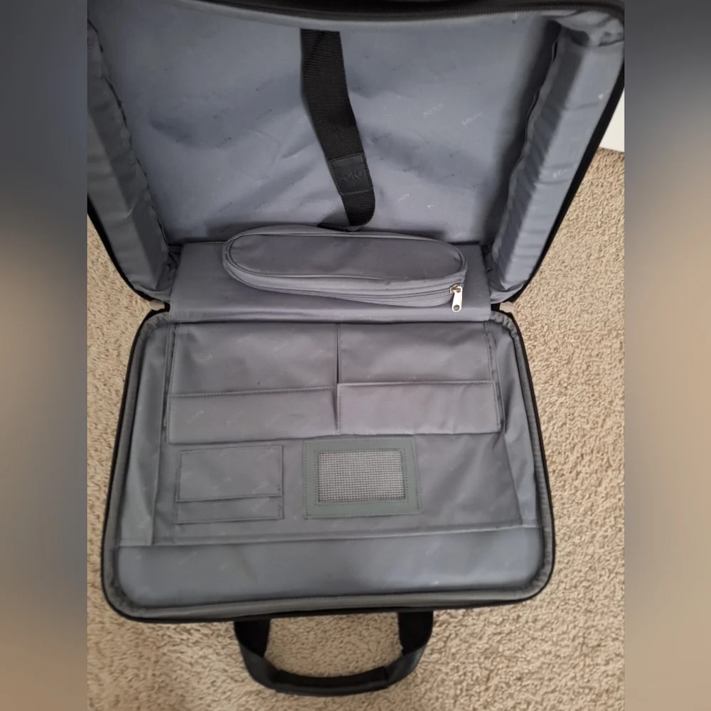 SOLO Laptop Briefcase